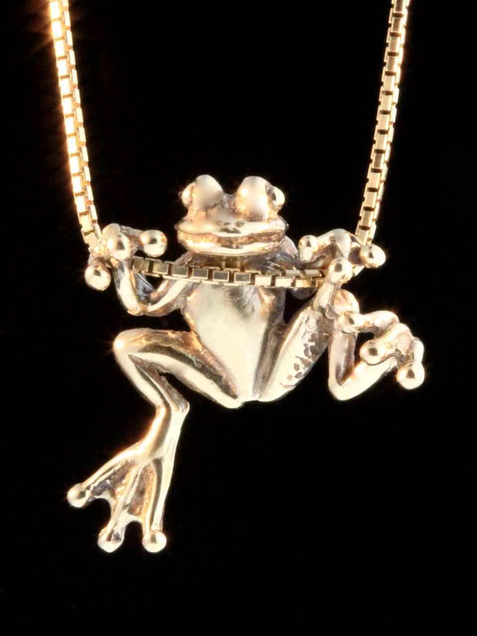 Buy Antique Handmade Pre-Columbian Carved Quartz Frog Necklace 22k Gold  Online | Arnold Jewelers
